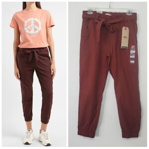 Levi's Jet Set Burnt Orange  Taper Crop Ankle Joggers Pants XS NWT